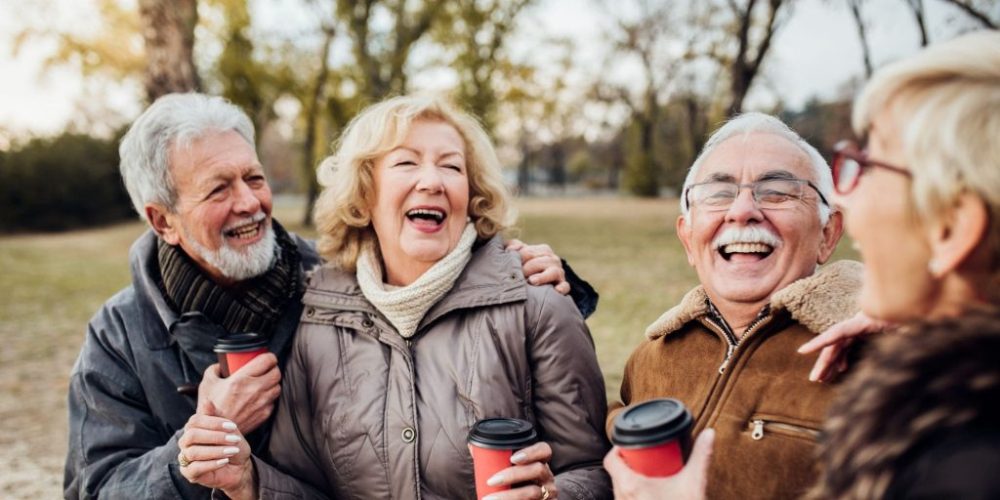 La verità su come fare amicizia con donne e uomini dai 50 anni in su